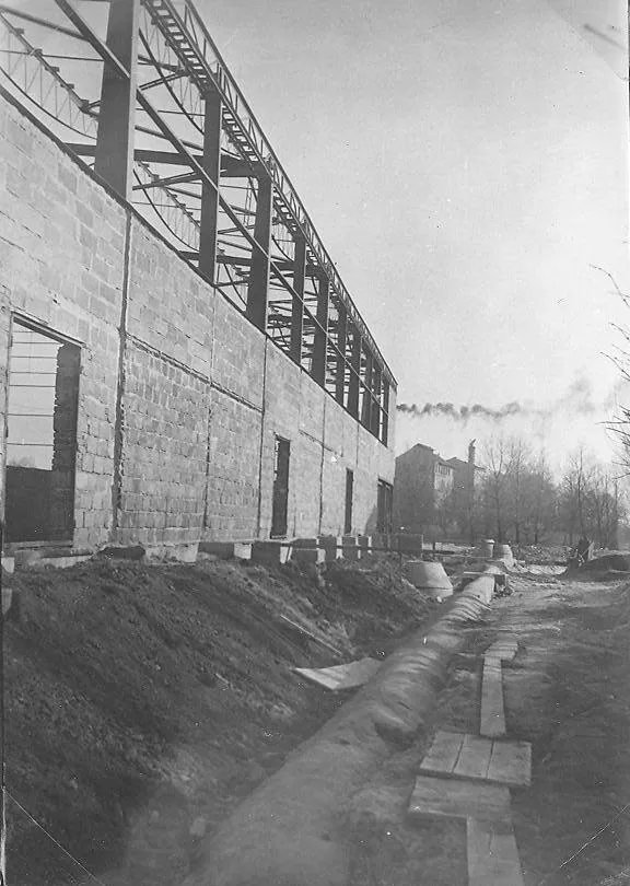 Historická fotografie zimního stadionu Nymburk