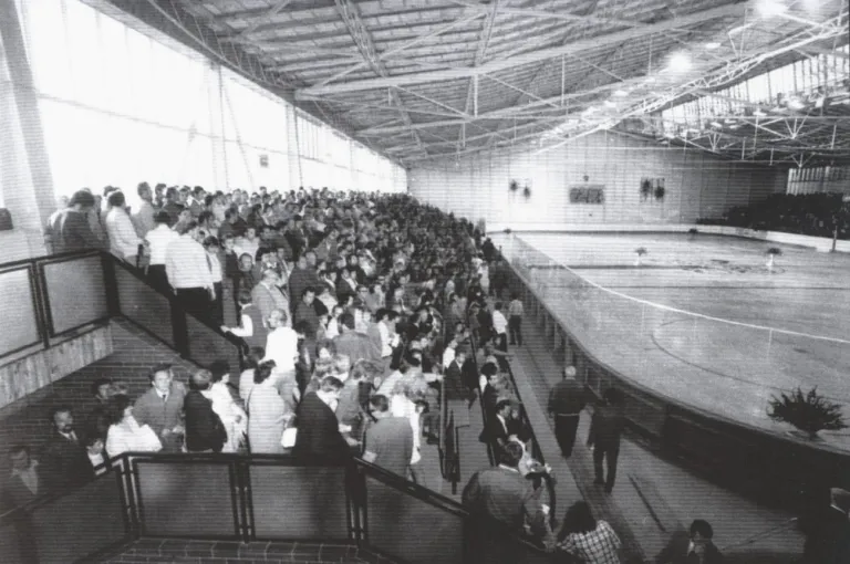 Historická fotografie zimního stadionu Nymburk
