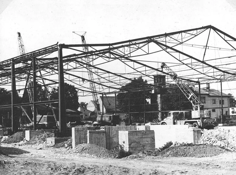 Historická fotografie zimního stadionu Nymburk