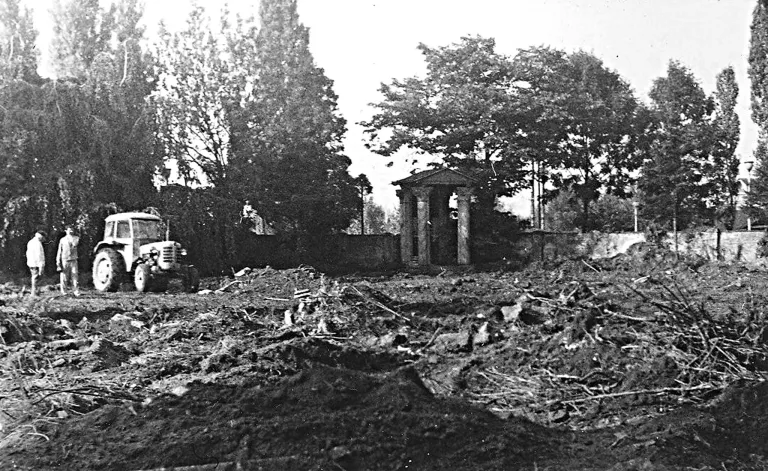 Historická fotografie zimního stadionu Nymburk