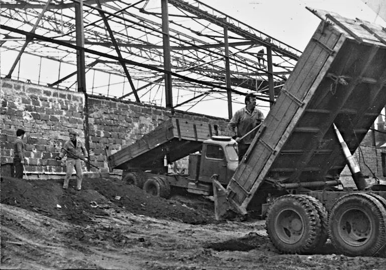 Historická fotografie zimního stadionu Nymburk